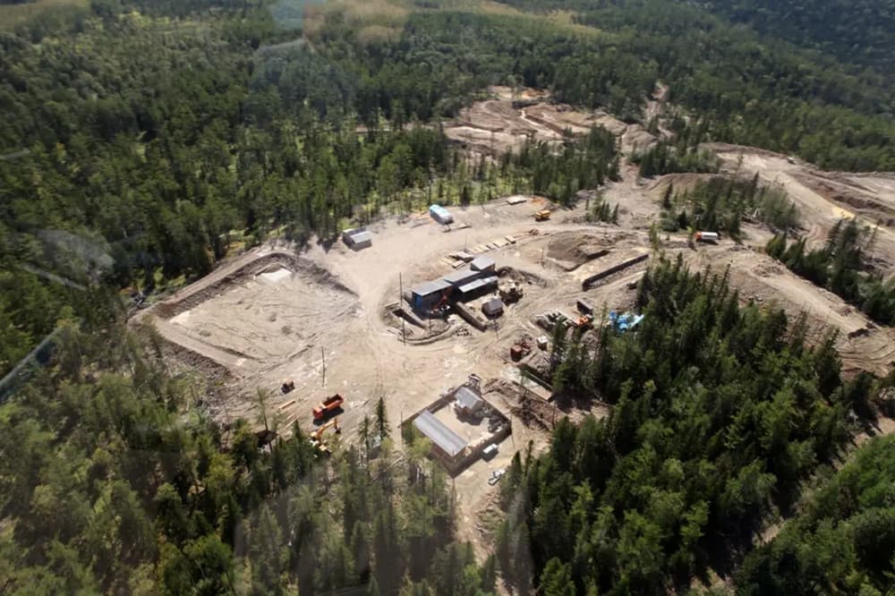 Těžební ložisko firmy &amp;quot;Ternej Zoloto&amp;quot;. Zdroj: terneyau.ru 