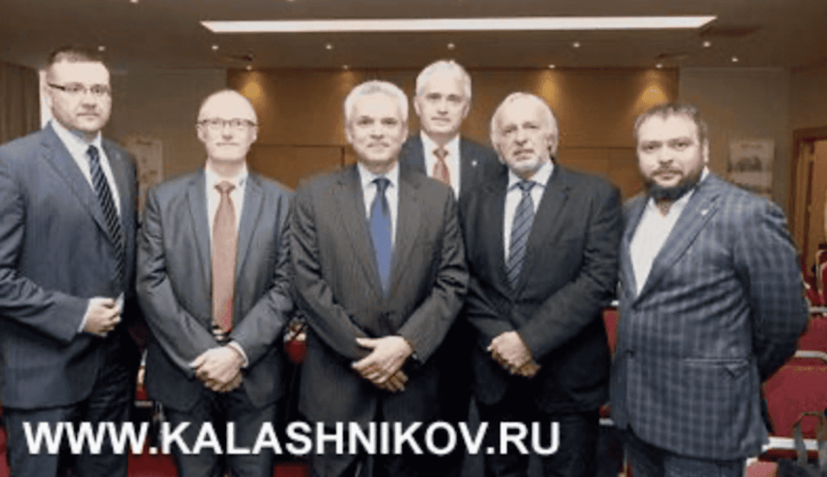 V roce 2016, tedy dva roky po uvalení sankcí EU na dovoz střelných zbraní do Ruska, uspořádala Alliance společně s Českou zbrojovkou, zástupci společností Sellier &amp;amp; Bellot a Meopta několikadenní akci, jejímž cílem bylo předvést ruským firmám produkci českých zbrojovek. Účastníci: tehdejší konzuk ČR v Petrohradě Karel Kühnl (uprostřed), vicekonzul Michal Gelbič (nalevo), ředitel firmy Alliance Grigorij Kolknev (napravo).