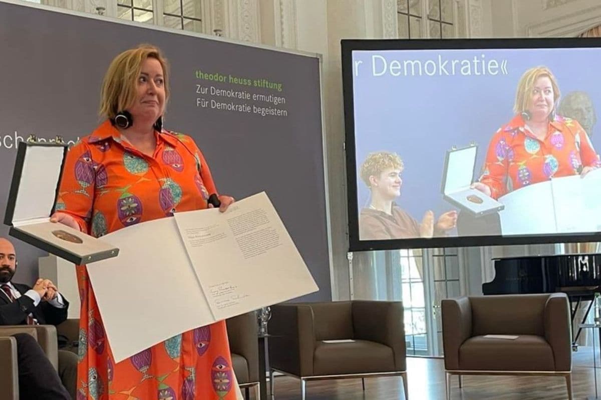 Olga Romanova, zakladatelka nadace &amp;quot;Rusko za mřížemi&amp;quot; obdržela cenu Theodora Heusse za podporu demokracie. Zdroj: zekovnet.ru