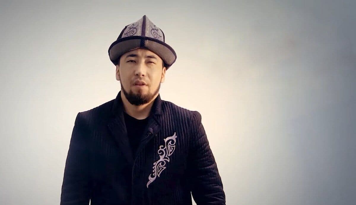 Mezi zadrženými je i rapper a básník Azamat Išenbekov. Zdroj: OCCRP