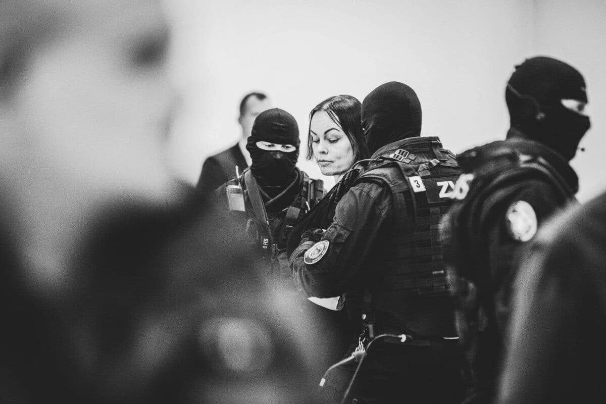 Obžalovaná Alena Zsuzsová u soudu