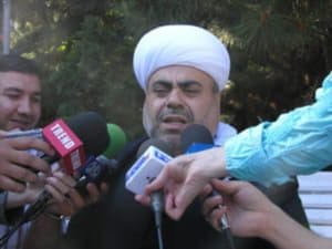 Allahshukur Pasha – Zada, kavkazský velký muftí, v Česku vlastní bytový komplex.