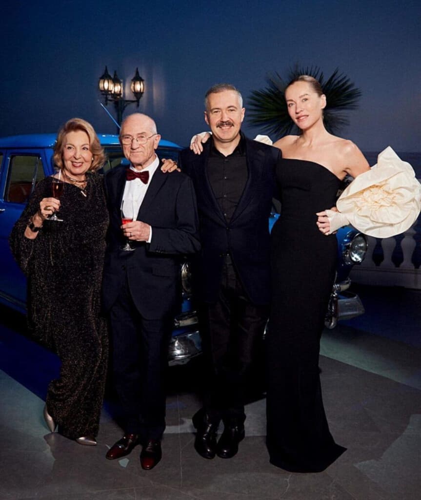 Zleva doprava: Matka Larisa Strešinskaja, otec Jakov Strešinskij, Vladimir Strešinskij, manželka Natalia Strešinskaja. Zdroj: Instagram, Teta Moťa