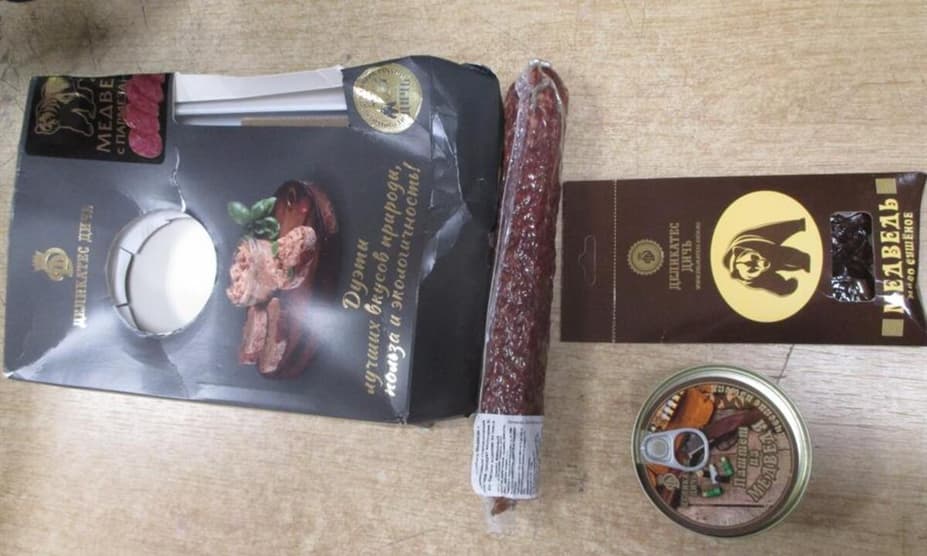 Zabavené výrobky z medvědího masa. Zdroj: Celní správa