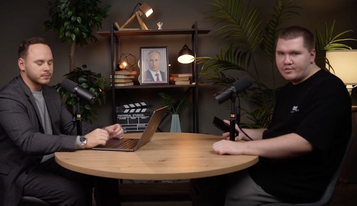 Ruský hosting Aéza, známý šířením dezinformací, čelí západním sankcím i stíhání v Rusku