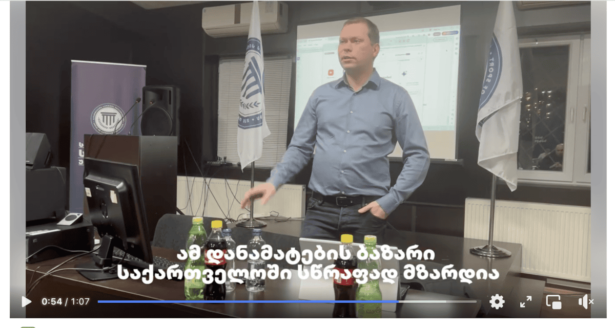 Muž z okruhu německého dezinfo webu Anonymous News podniká v Česku. O své minulosti mluvit nechce