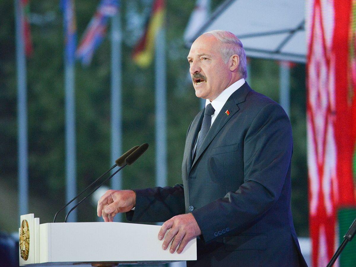 #zesvěta: Lukašenkův bývalý letoun provozuje firma spojená s vyšetřovaným podnikatelem