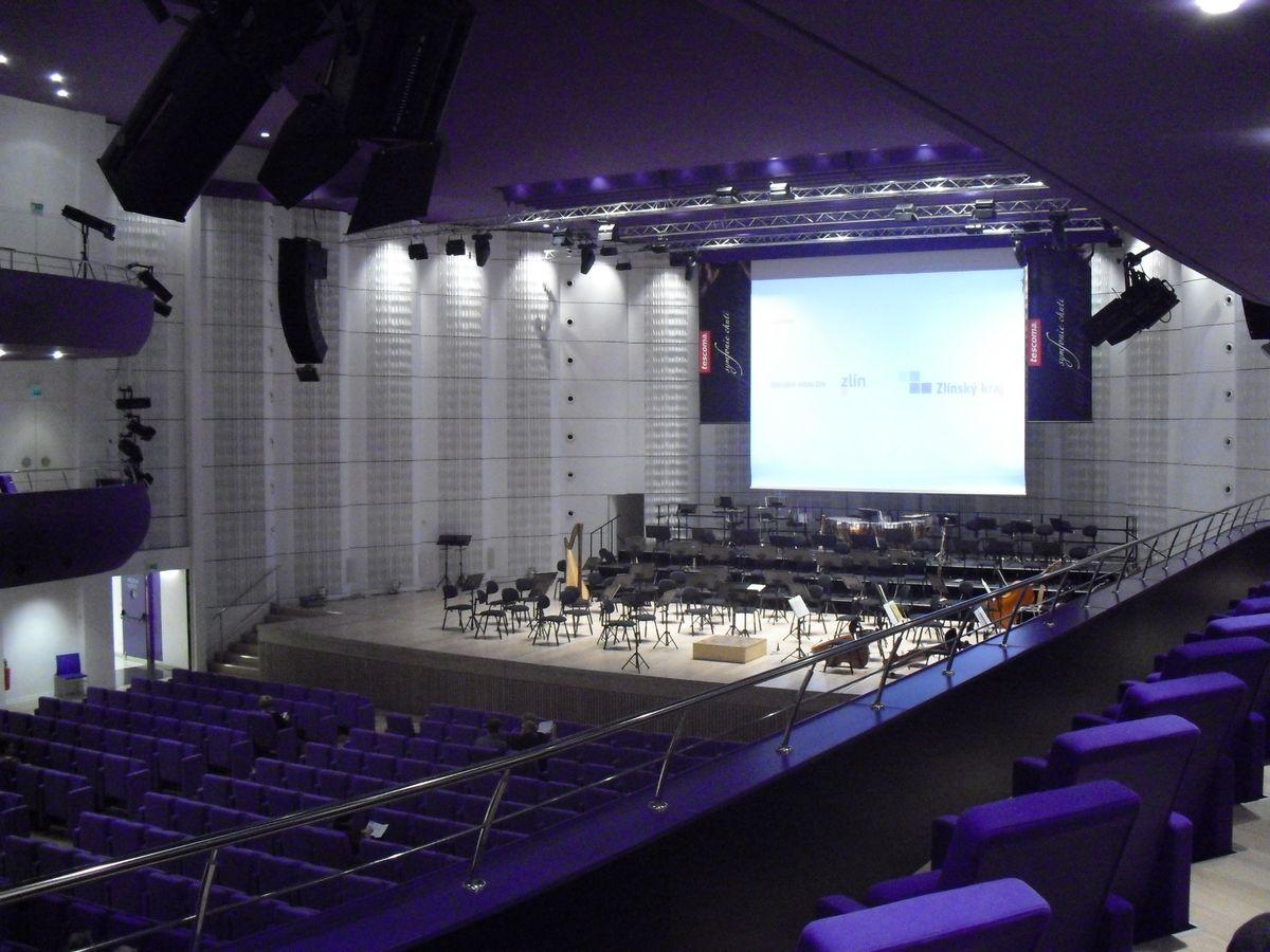 Netransparentní zadávání víceprací stálo Zlín 26 milonů korun