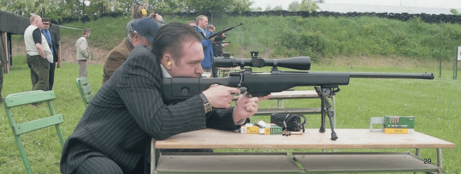 Ředitel Alliance Grigorij Kolknev se v roce 2006 zúčastnil oslav 70. výročí České zbrojovky v Uherském Brodě. Zdroj: Časopis Kalašnikov Ředitel Alliance Grigorij Kolknev se v roce 2006 zúčastnil oslav 70. výročí České zbrojovky v Uherském Brodě. Zdroj: Časopis Kalašnikov