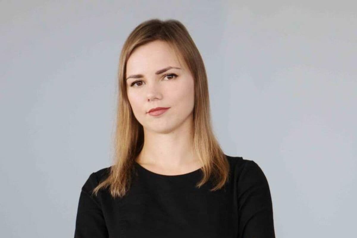 Podcast Odposlech: „Každý může být zadržen, uvězněn, mučen.“ S ukrajinskou novinářkou Annou Babinec o případu Viktorie Roščyny