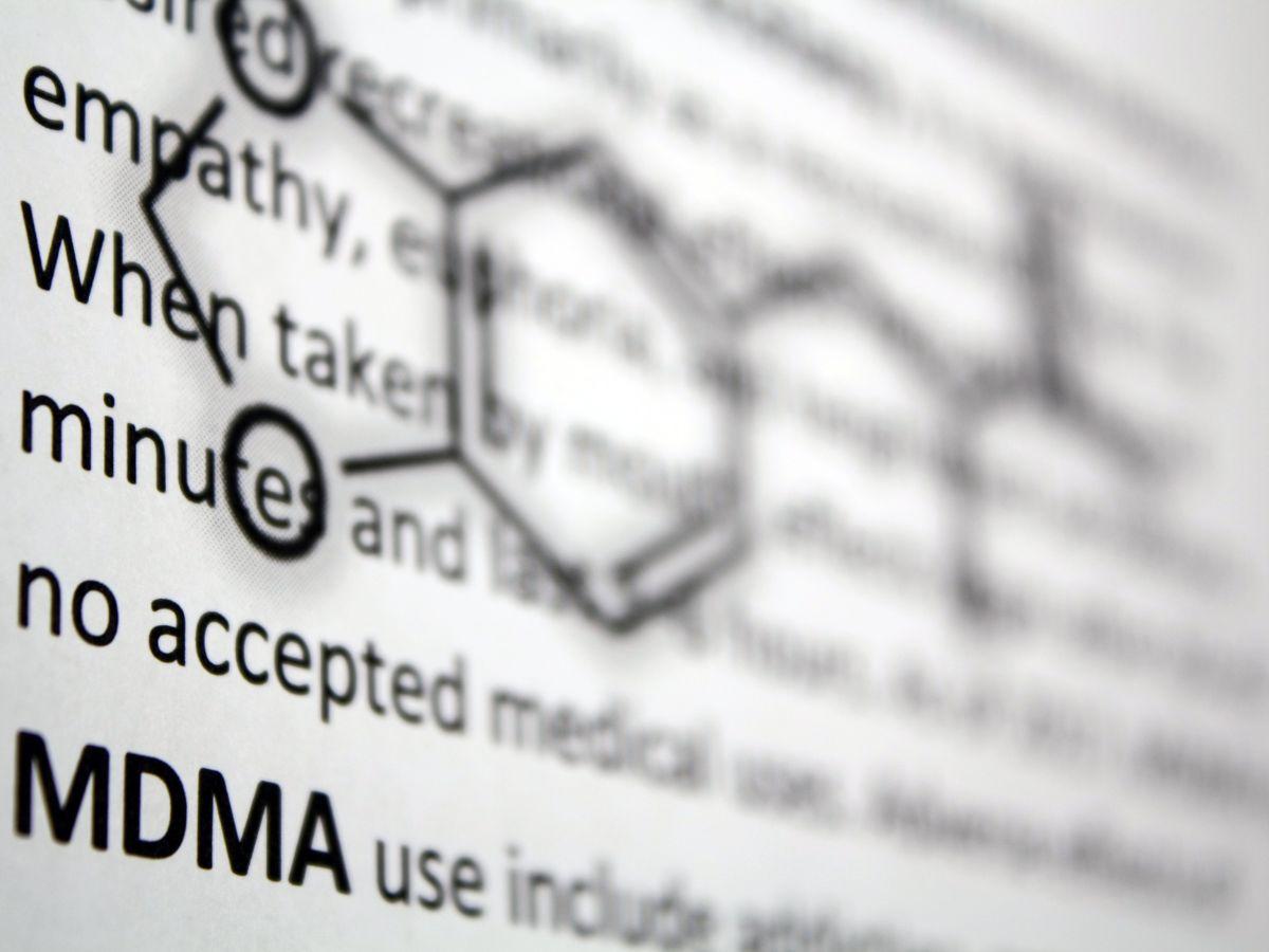 #zesvěta: Policie odhalila téměř tunu MDMA ukrytou v průmyslových strojích